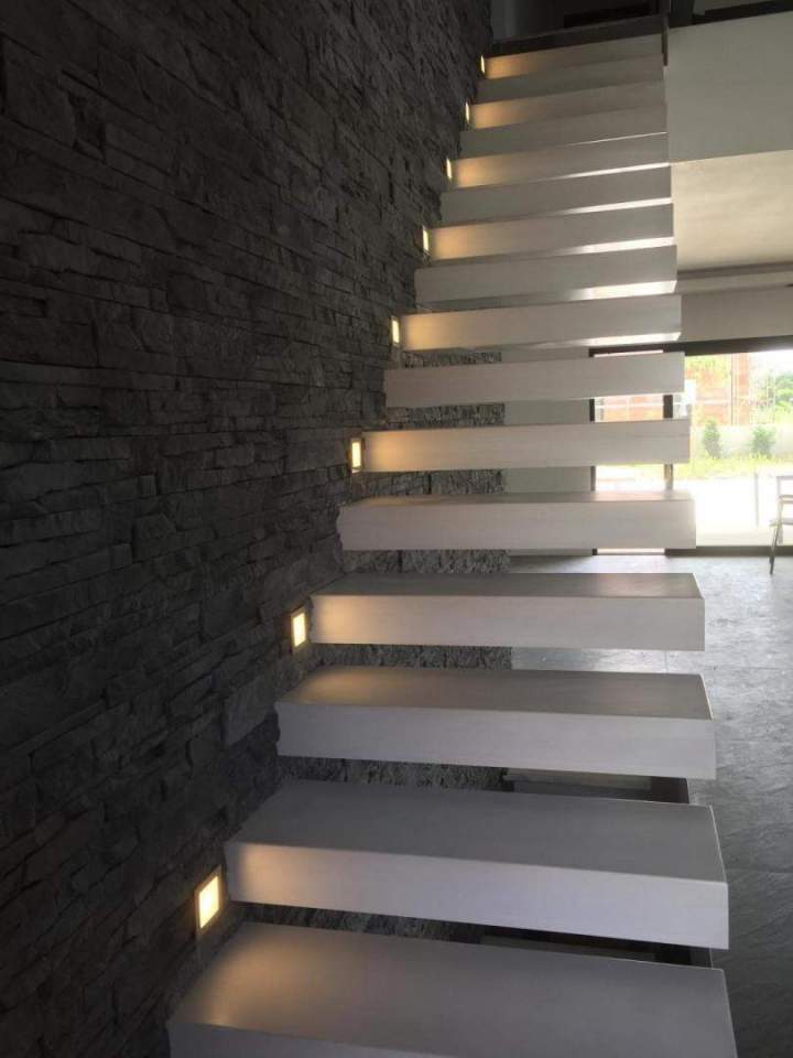 Construction escalier résidentiel avec éclairage Thann