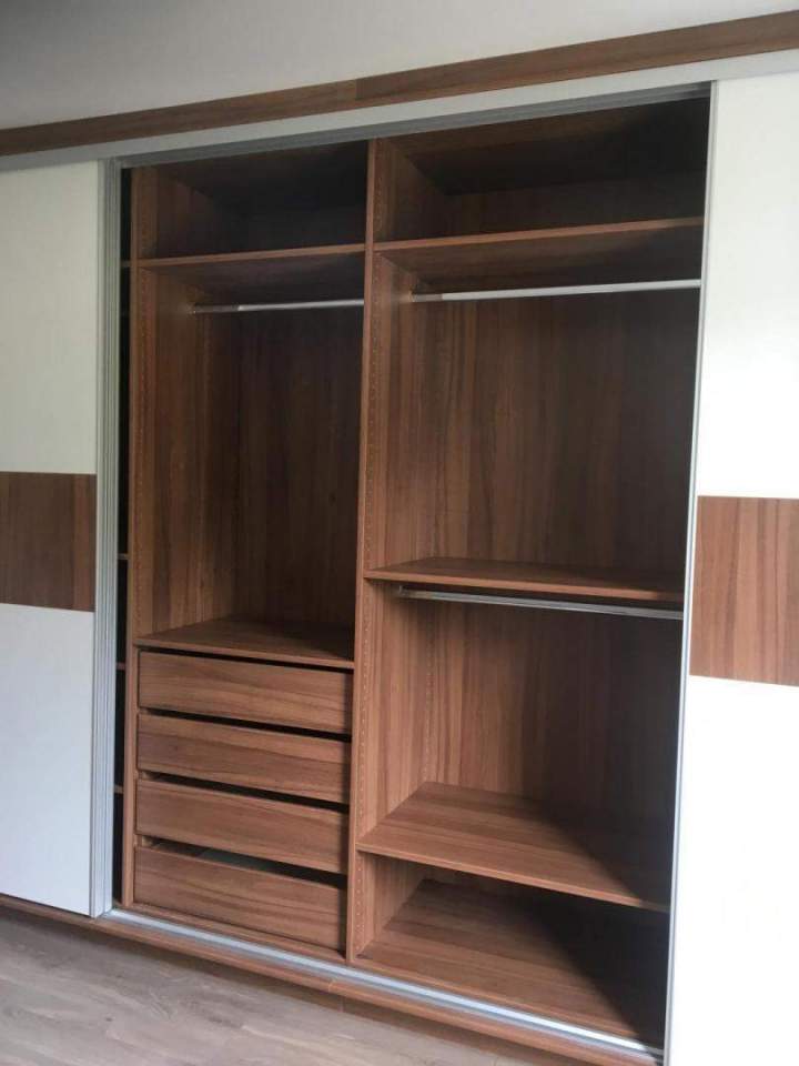 Construction armoire en bois Thann